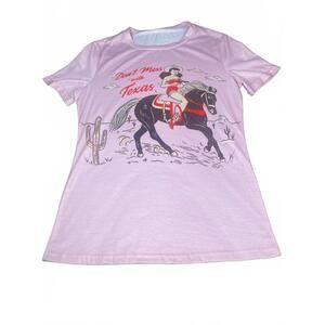 Pink Short Sleeve T-Shirt with Texas Graphic Size Medium